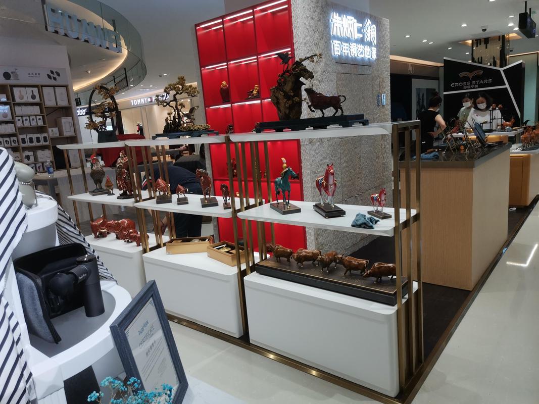 專注展柜高端品質(zhì)定制服務(wù) 青島源頭工廠的匠心之道